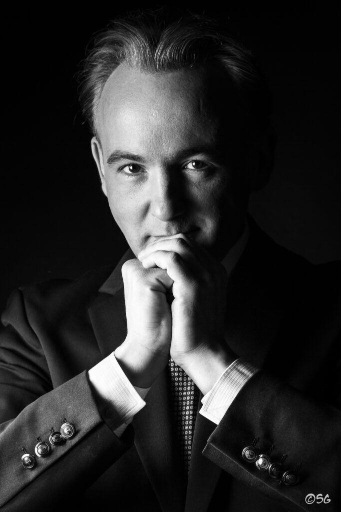 Black-and-white portrait of Norbert Ferré